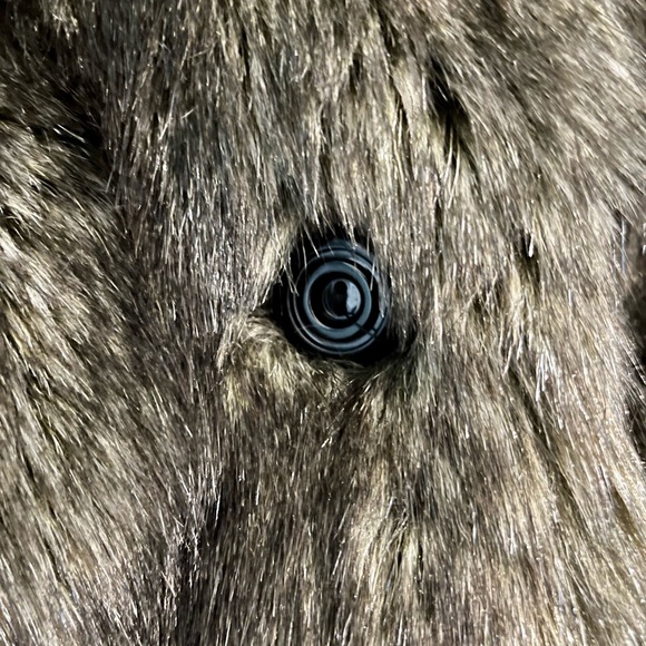 PRICE ⬇️ Vintage Tissavel Of France Faux Fur Coat By Gino Rossi - Picture 3 of 6